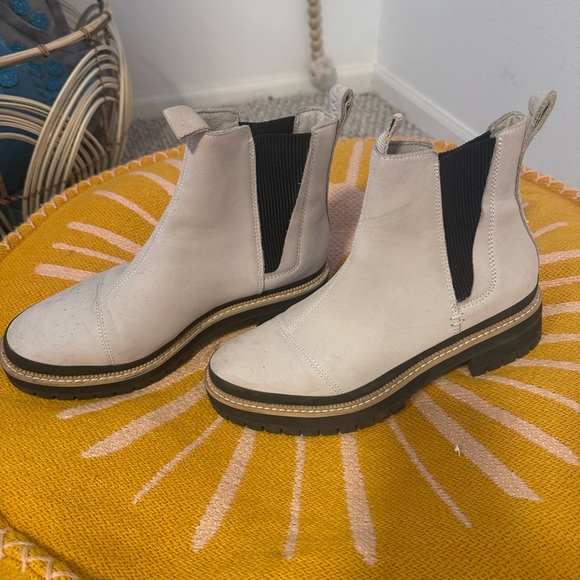 Toms Booties - Picture 3 of 8